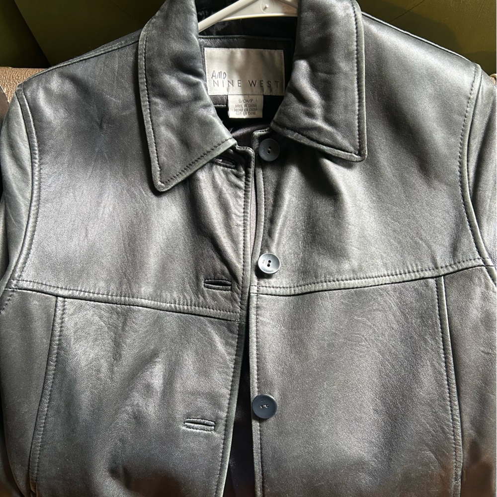 Vintage Nine West genuine leather jacket!